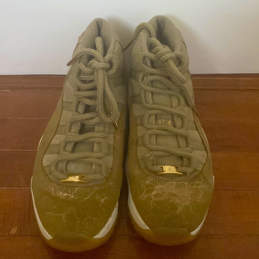 - Olive green Jordan 11’s